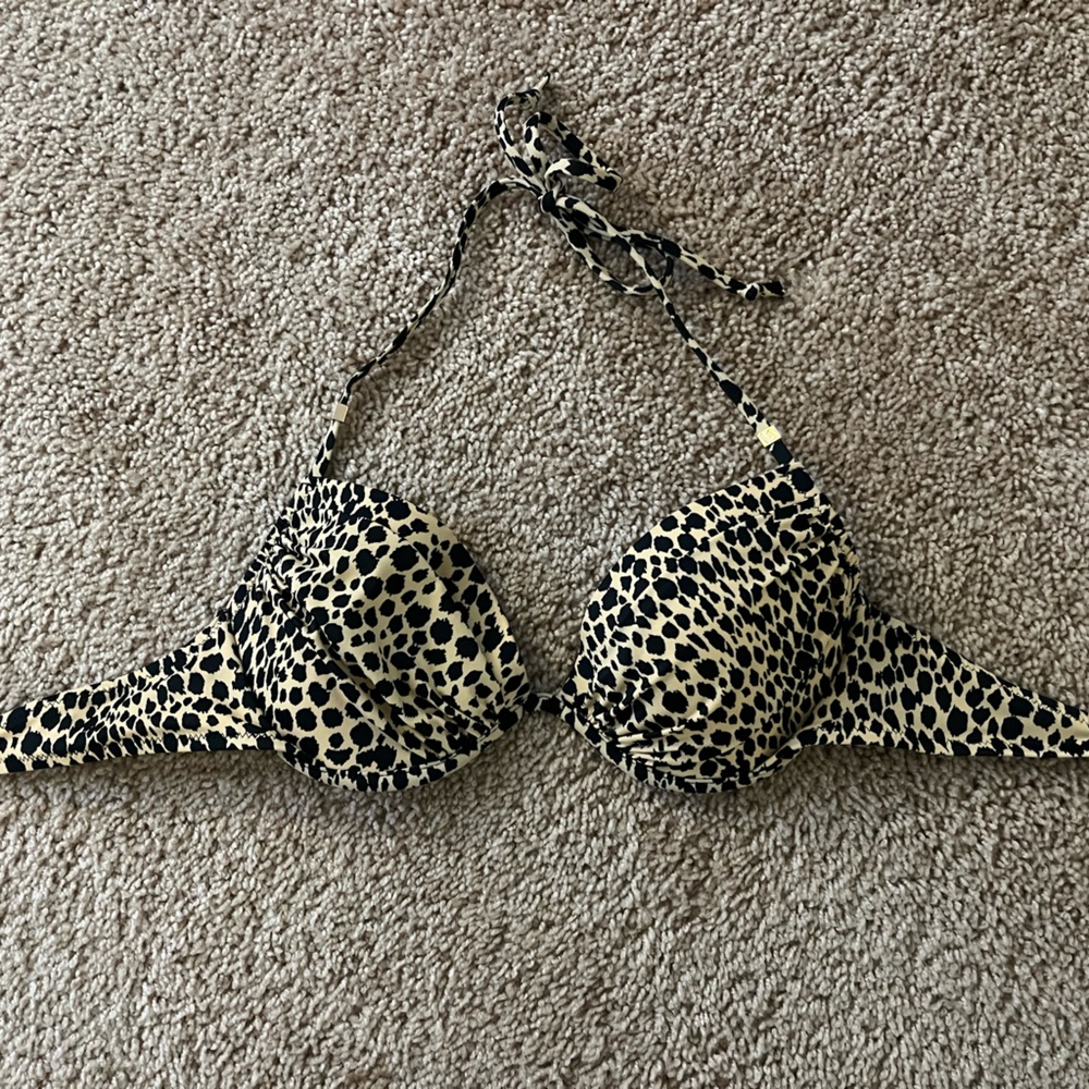 Victoria’ Secret bikini top